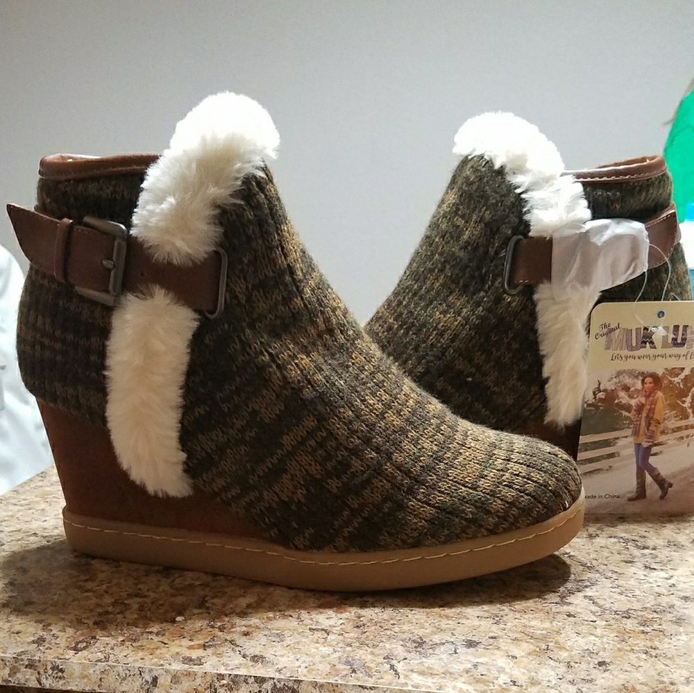 Wedge booties